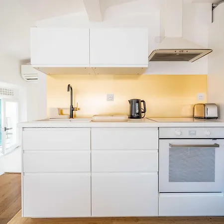 1 Bedroom In Center, Near Old Port