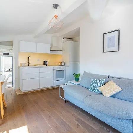 1 Bedroom In Center, Near Old Port * Marseille